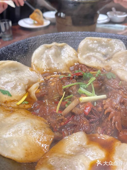 百味地锅鸡(财校分店)地锅小公鸡图片