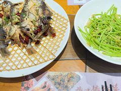 -黄泥岗·地道湖北菜(奥特莱斯店)