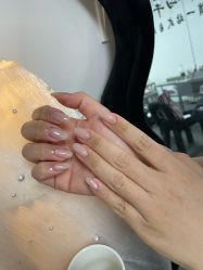 -芊屿芊浔美甲