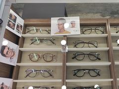 -三目眼镜·蔡司视觉合作店(青浦宝龙店)