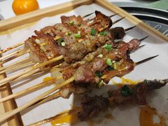 -山野的朋友露营炭火烤肉