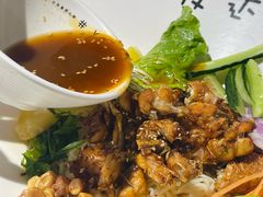 小脸大碗牛蛙干拌面-友达面馆(广州总店)