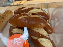 -老梦面包CHEZMOREL(麦子店)