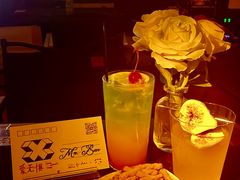 -Mx.cocktail bar