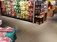 -中百仓储超市有限公司(越秀星汇维港店)