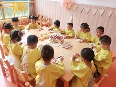 -小门牙好性格托育(北外滩中心)