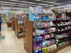 -全家便利店(莲花池东路店)