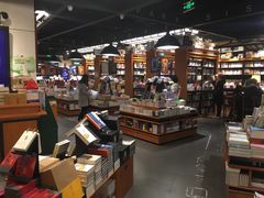 -西西弗书店&矢量咖啡(凯德晶萃广场店)