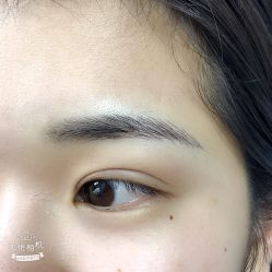 -一个差评成就的纹眉店