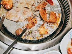 -金滏山烤肉·海鲜·火锅自助餐厅(襄阳万达店)