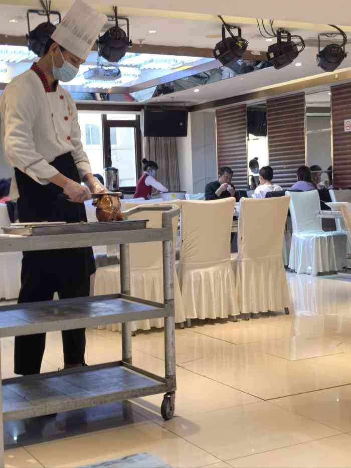 金百万烤鸭店(马甸店)-"小喆带你吃喝玩 今天来的这家餐厅是老牌.