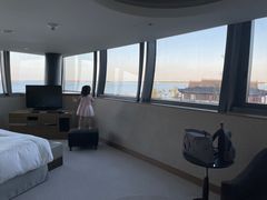 -上海滴水湖皇冠假日酒店