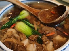 虾滑菌菇汤-卯时·龙光雅宴·精致锡帮菜(惠山古镇店)