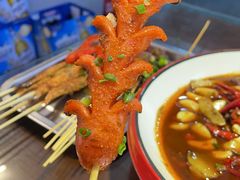-六弟特色小馆(人民新村店)
