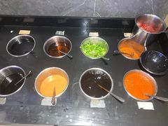 -运气牛自助酱大骨火锅(南京东路店)