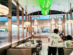 -洪氏嗨捞·广东猪肚鸡·椰子鸡火锅(西咸万象城店)