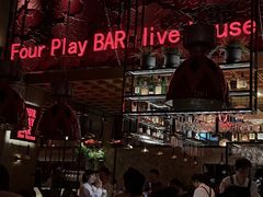 -FOUR PLAY BAR