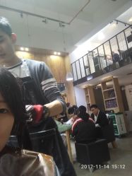 -马克男发时尚店