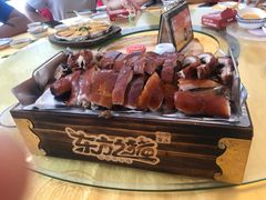 -东方之猪四更烤乳猪(金垦总店)