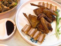 红烧乳鸽拼烧肉-清心鸡沙田乳鸽店·非遗传承(石溪店)