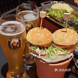 成都人私藏30年的烧烤顶流！小龙虾比手掌大，一口沦陷🤯 