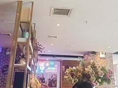 -豪客嘉族·麦尼顿西餐厅(乐福天下店)