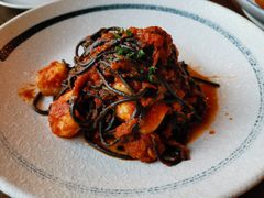 墨鱼面伴虾和卡拉布利亚肉肠番茄汁-FISH&POTATO Cō(地中海美食 万象城店)