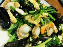 -东来菜馆•手抓海鲜家常菜•海鲜锅贴(鸽子窝店)