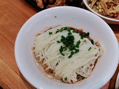-诚铭记·虾仁汤包·成都小吃(融创店)