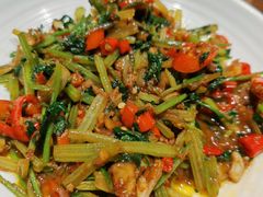 -东口码头·烧鸽子·鱼头泡饼·地方菜(金鹰悦城店)