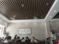 大堂-正宗鸡饭粤香酒家(朱村店)