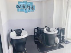 -V7 HAIR SALON