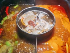 -老牌坊云南鱼豆花火锅(哈西万达店)