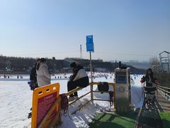 -采薇庄园四季滑雪场