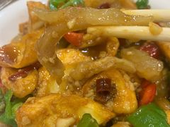 蛋白烧牛筋-江城燕子大排档(江汉路步行街店)