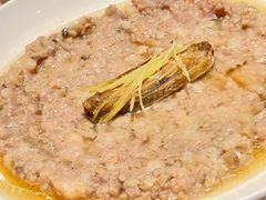 羊肚菌马蹄蒸黑豚肉饼-炳胜私厨(万象前海店)