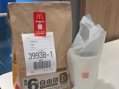 -麦当劳(上海虹桥站30B检票口楼上)