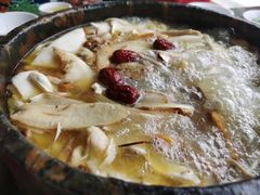 -南渝食府.墨脱石锅松茸鸡