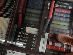 -钟书阁(松江泰晤士小镇店)