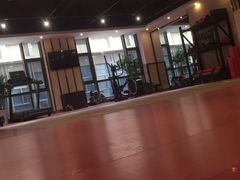 -思迈威健身(积玉桥万达店)