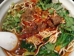 -爆炸头阿姨小四川正宗川味小吃(无任何分店)
