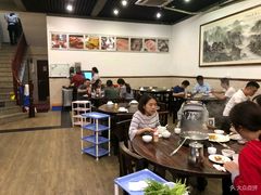 大堂-正能量脆肉鲩火锅