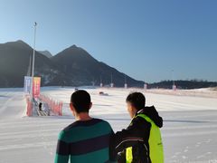 -荣盛康旅野三坡滑雪场