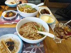 -呷佬·长沙手工米粉(金沙江路店)