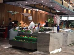-飨食汇全日制餐厅·昆山皇冠假日酒店(九方店)