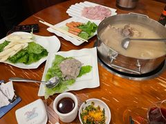 猪骨鸡脚煲汤底-御龙海鲜火锅(十六浦店)
