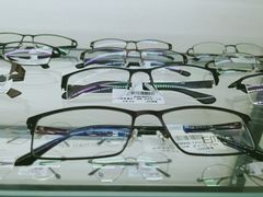 -LOGO眼镜·蔡司品牌折扣店(龙华清湖店)