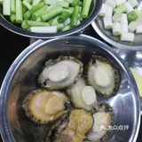 鱼头佛跳墙 鱼头是选用天目湖大鲢鱼 头大