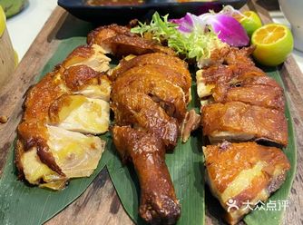 「萌哒哒椰子鸡(情人桥店)」椰子鸡的锅底用的都是鲜椰