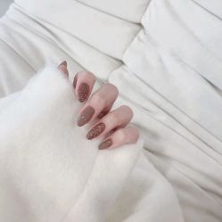 -悦指间美甲美睫